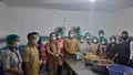 Tinjau MBG di Alor, Wagub Johni Asadoma Tekankan Kebersihan SPPG dan Motivasi Siswa Raih Cita-cita