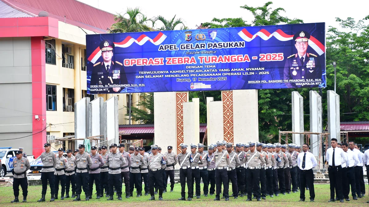 Wakapolda NTT Pimpin Apel Operasi Zebra Turangga 2025, Tekankan Pelayanan Humanis dan Disiplin Berlalu Lintas
