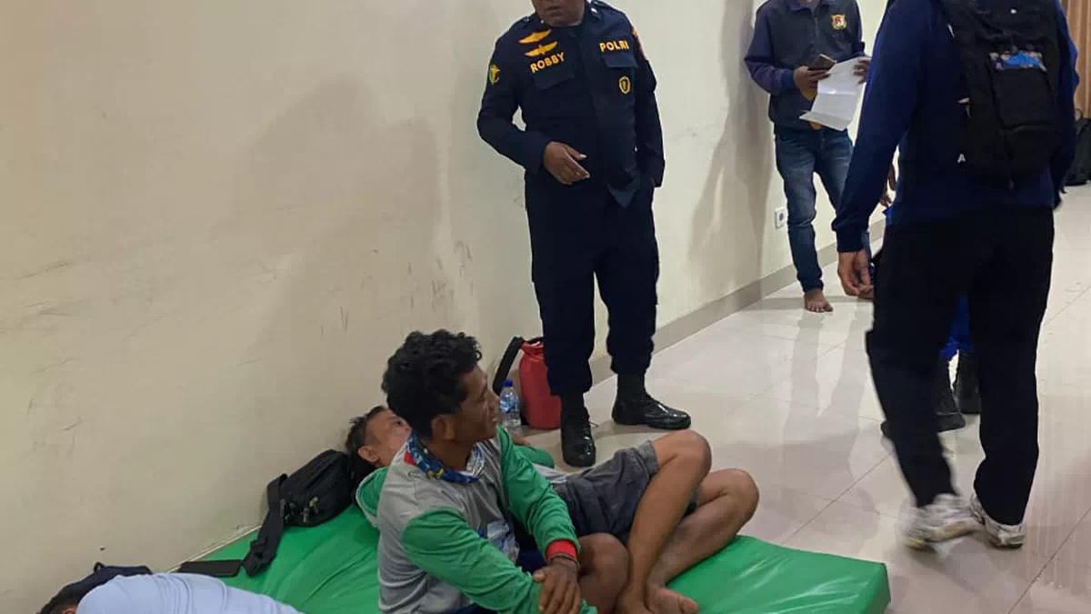 KLM Helewa Mati Mesin di Laut Sawu, Ditpolairud Polda NTT Evakuasi Seluruh Awak Kapal Selamat