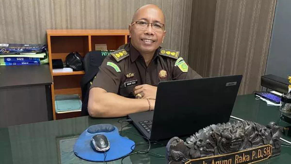 Berkas P21- Kejaksaan Buka Peluang Tahan Anggota DPRD Kota Kupang Mokrianus Lay