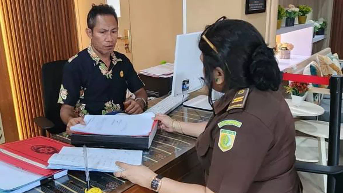 Jaksa Limpahkan Perkara, Anggota DPRD Kupang Mokris Lay ke PN ,Segera Duduk di Kursi Terdakwa