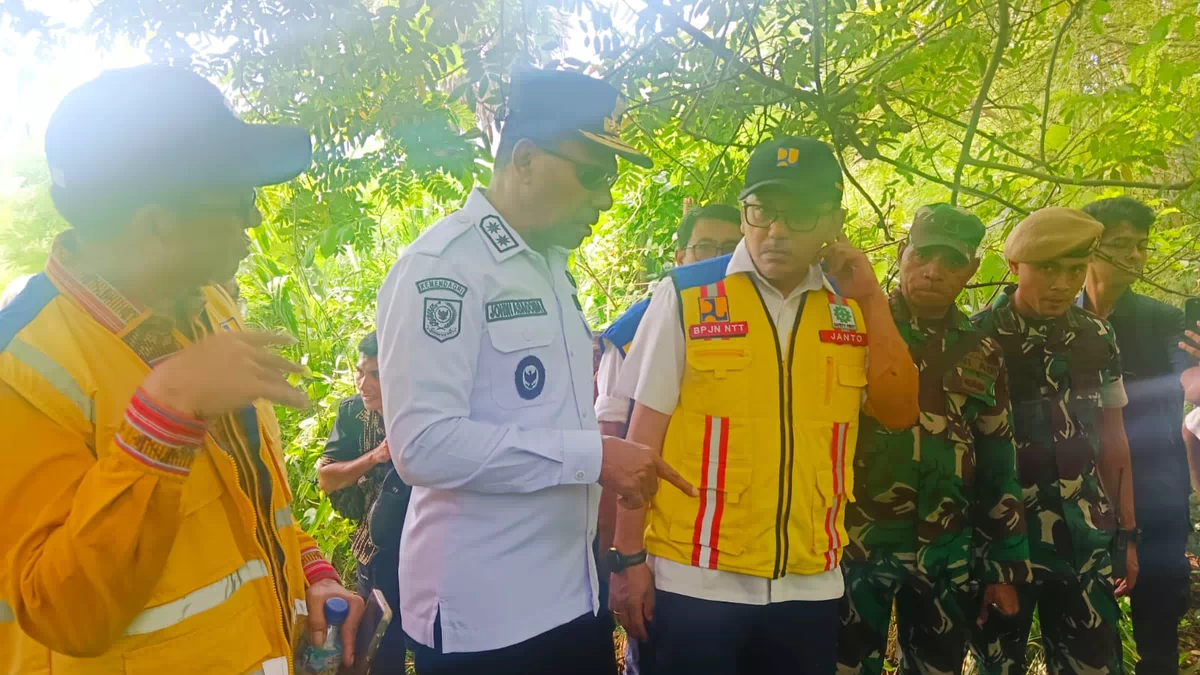 Jalur Trans Timor Lumpuh Total, Wagub NTT Johni Asadoma Targetkan Jalur Darurat Rampung 3 Hari