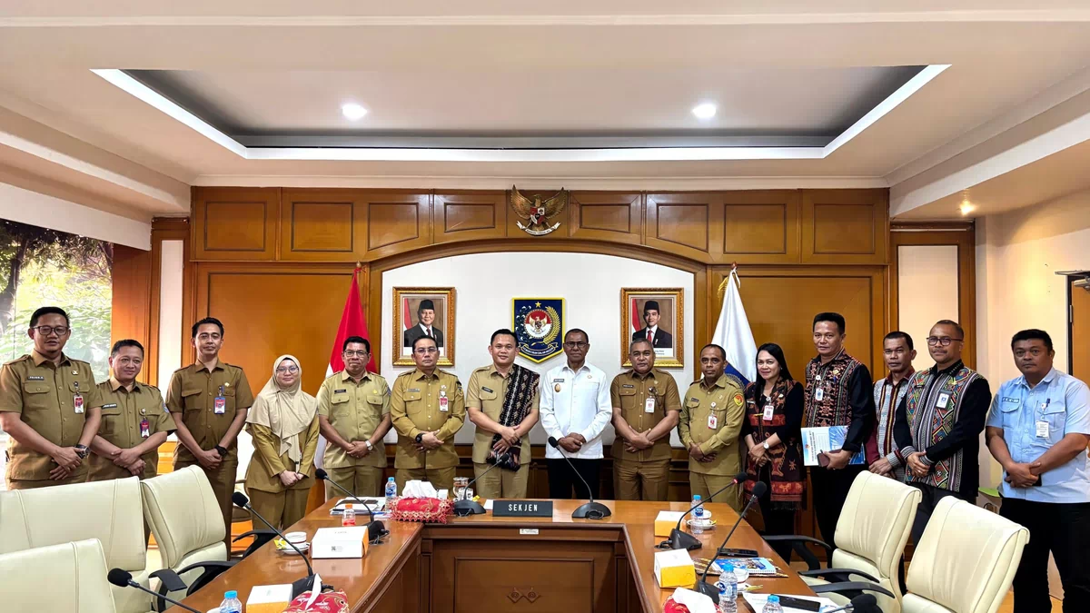 Percepat Transformasi Bank NTT, Wagub Jhoni Asadoma Tuntaskan Ranperda Perseroda di Kemendagri