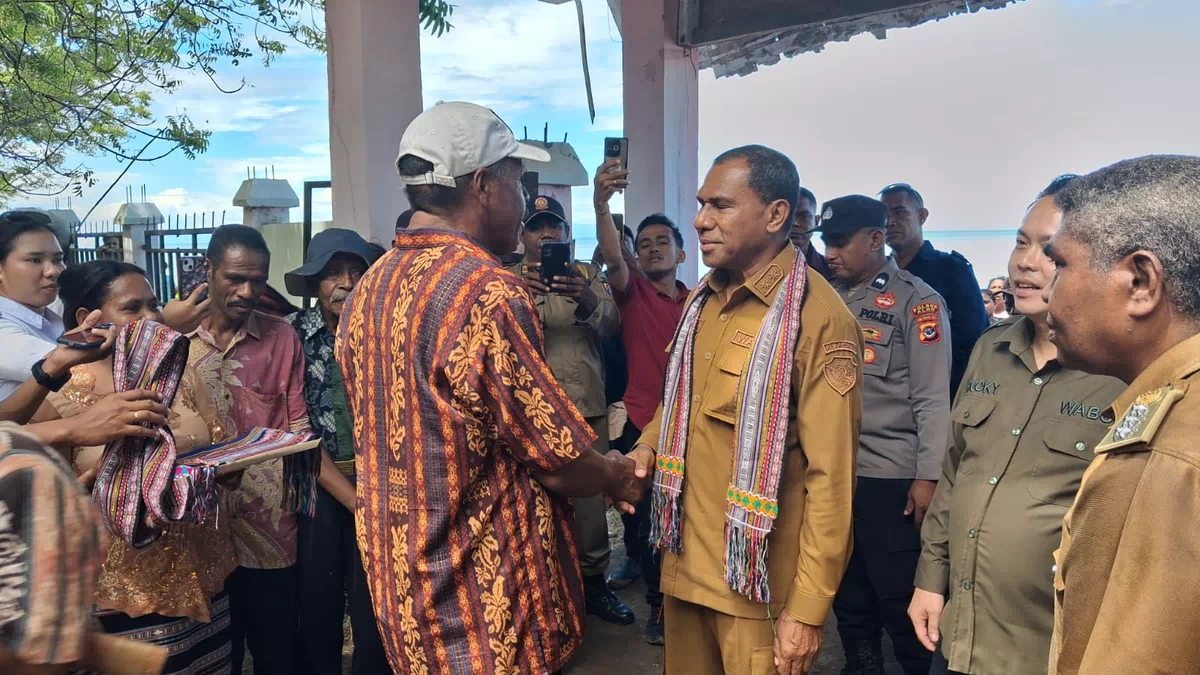 48 Tahun Menanti, Wagub NTT Johni Asadoma Tembus Medan Ekstrem Demi Rakyat, Temui Warga Pureman