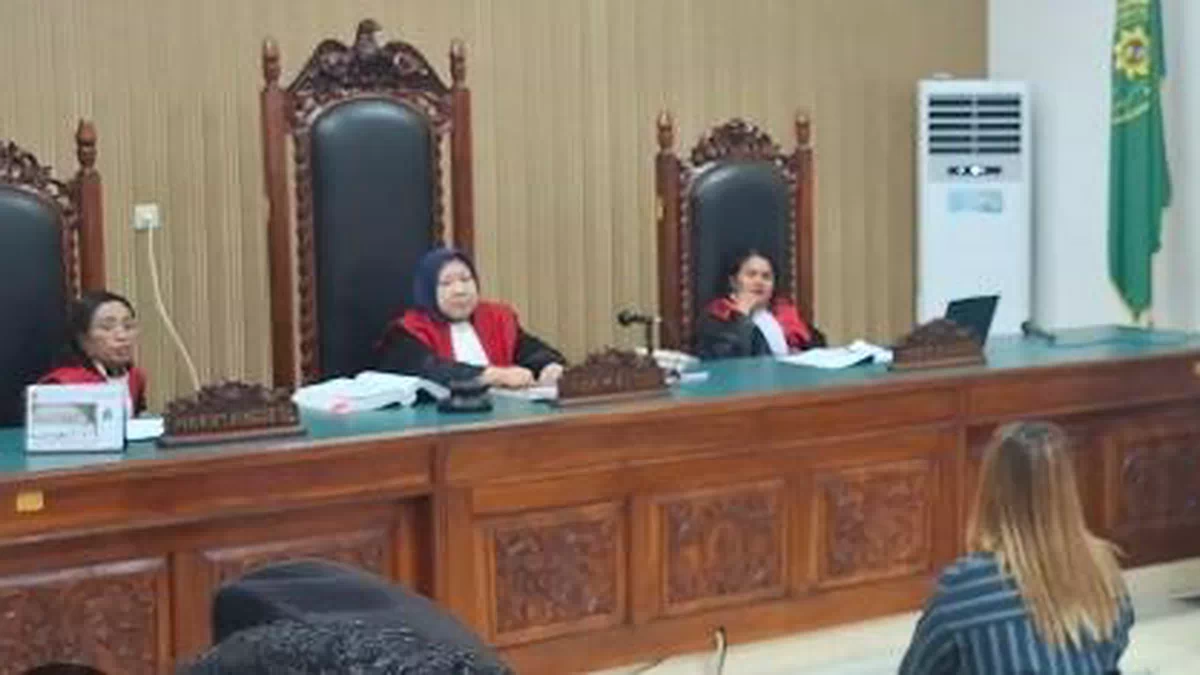 Mukris Lay Dituntut 6 Bulan,Ujian Nurani Tiga Hakim Perempuan Untuk Keadilan Hukum bagi Korban Penelantaran Anak