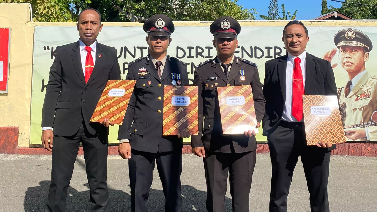 Empat Personel Tim Hukum Polresta Kupang  Raih Penghargaan di Moment HUT Bhayangkara ke- 80