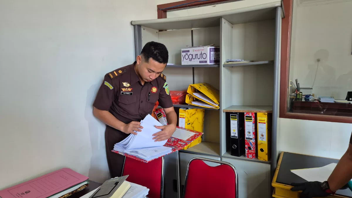 Dugaan Korupsi Pengadaan Disdikbud Ende 2024, Kejari Geledah Kantor hingga Rumah Tim Teknis