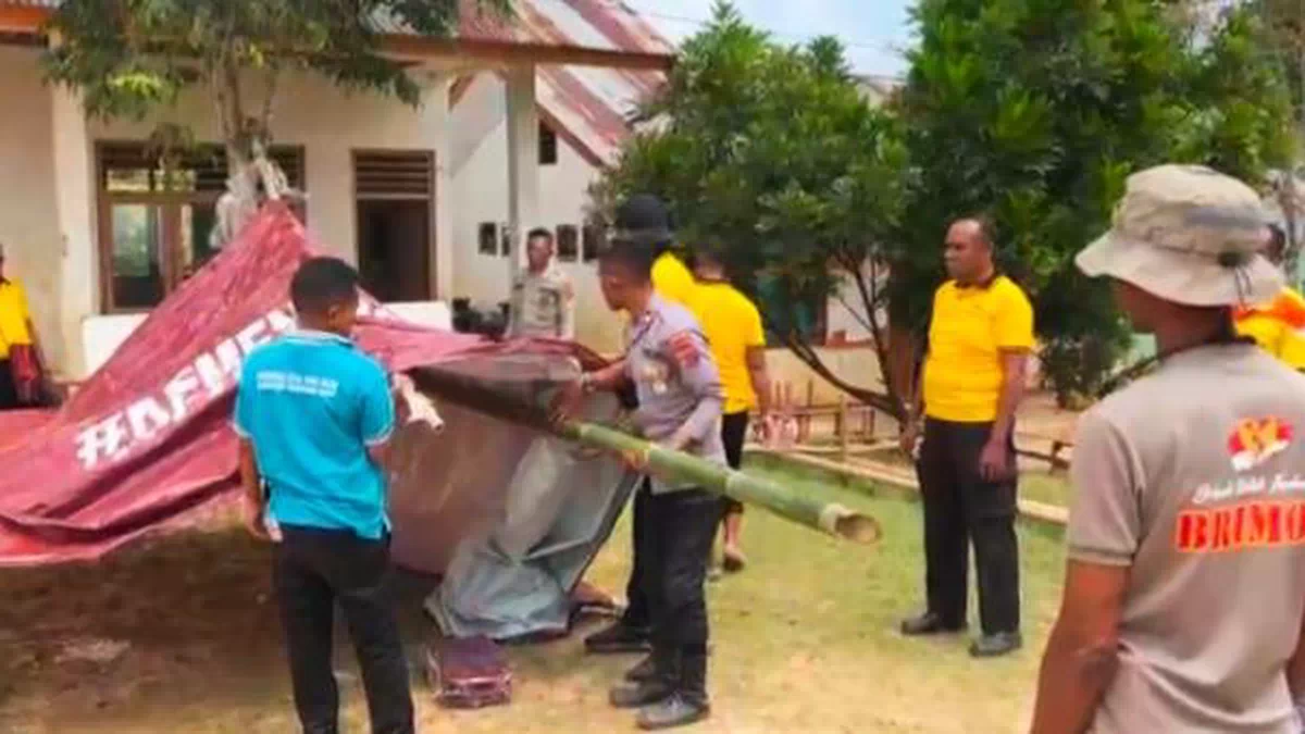Tak Ingin Pendidikan Terhenti, Polisi Bantu Siapkan Kelas Darurat bagi Pelajar Korban Gempa