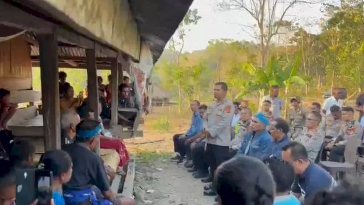 Polda NTT Melayat ke Rumah Duka Korban Penembakan di Sumba Barat, Keluarga Sampaikan Permohonan Maaf