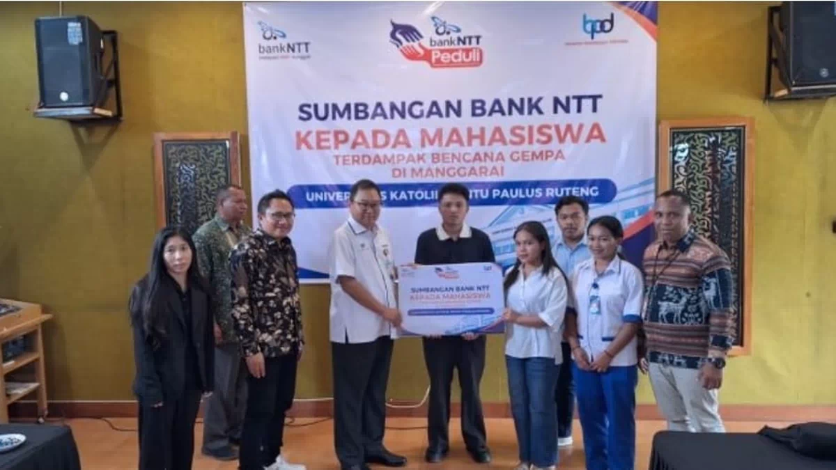 Bank NTT Salurkan Beasiswa Rp50 Juta untuk 20 Mahasiswa Unika Ruteng Terdampak Gempa Flores