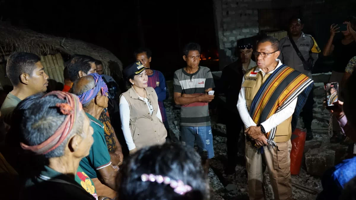 Wagub NTT Johni Asadoma Turun ke Lokasi Gempa SBD, Warga Mengadu Kehilangan Tempat Tinggal