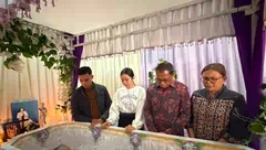 Wagub NTT Melayat ke Rumah Duka dr.Icha, Tegaskan Kasus Diusut Tuntas dan Perlindungan Tenaga Medis Diperkuat