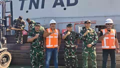 TNI AD Kebut Pembangunan 4 Jembatan di Amfoang, Material dan Alat Berat Mulai Didistribusikan