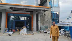 Wagub Johni Asadoma Turun Langsung Tinjau 6 Lokasi Terdampak Gempa, Hingga Gedung Rusak di Manggarai
