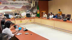 Wagub Johni Asadoma Pimpin Rapat Darurat Gempa Flores, Data Korban dan Kerusakan Jadi Fokus Utama