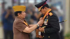 Kapolda NTT Rudy Darmoko Terima Bintang Veteran, Tegaskan Penghargaan sebagai Amanah Melanjutkan Perjuangan