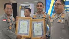 Kapolda NTT Serahkan Dua Penghargaan kepada Polresta Kupang Kota, Raih WBK dan Pelayanan Prima
