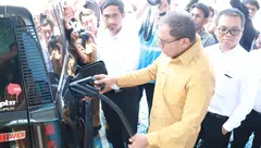 Wagub Johni Asadoma Resmikan SPKLU Ultra Fast Charging Pertama di NTT, Dukung Transisi Energi Bersih