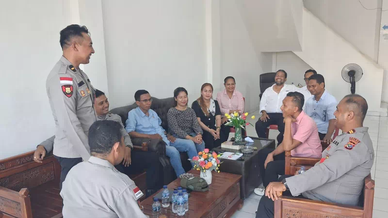 Polisi Bersama Masyarakat, Bidkum Polda NTT Perkuat Literasi Hukum dan Dialog dengan Advokat