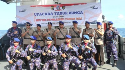 Ditpolairud Polda NTT Gelar Tabur Bunga di Laut Peringati HUT Polairud ke-75
