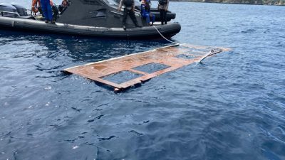 KM Putri Sakinah Tenggelam, Polairud Polda NTT Selamatkan 7 Penumpang, 4 WNA Masih Hilang