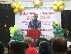 Natal Bersama IKA Alor, Wagub NTT Johni Asadoma Sentil Keras Rokok dan Miras Penyebab Stunting