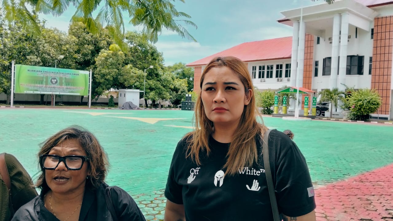 Korban Anggi Widodo saat datangi Kejati NTT