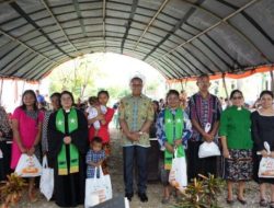 Wagub Johni Asadoma Dampingi Korban Bencana Belo Lewat Ibadah di Tenda Darurat dan Salurkan Bantuan