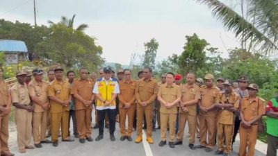 Kunjungi Alor, Wagub Johni Tinjau Jalan Bukapiting– Apui,Dorong Pembangunan Dilanjutkan Hingga 20 Km