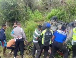 Tragedi Maut di TTS! Pikap Angkut 12 Penumpang Terbalik di Tikungan Curam , 2 Tewas di Tempat