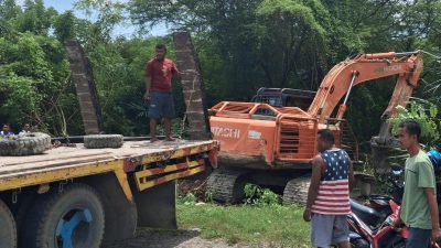 Akses Vital Trans Timor Lumpuh, Wagub NTT Turunkan 3 Ekskavator Kejar Pembukaan Jalan Darurat