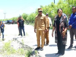 Wagub NTT Johni Asadoma Tinjau Jalan Putus di Rote Ndao, Perbaikan Total Ditarget Rampung Desember 2026
