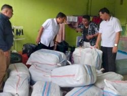 Polda NTT Gagalkan Penyelundupan 157 Ballpress Pakaian Bekas Impor dari Timor Leste
