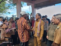 48 Tahun Menanti, Wagub NTT Johni Asadoma Tembus Medan Ekstrem Demi Rakyat, Temui Warga Pureman