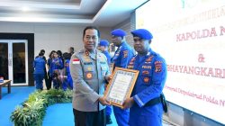 Kapolda NTT Beri Apresiasi  Personel Ditpolariud Berprestasi,Dari Aksi Kemanusiaan hingga Ungkap Kapal Ilegal