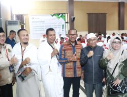 Pelepasan Jemaah Haji NTT di Surabaya,Wagub Jhoni Asadoma Ibadah Haji Ajarkan Kesabaran, Keikhlasan & Persaudaraan